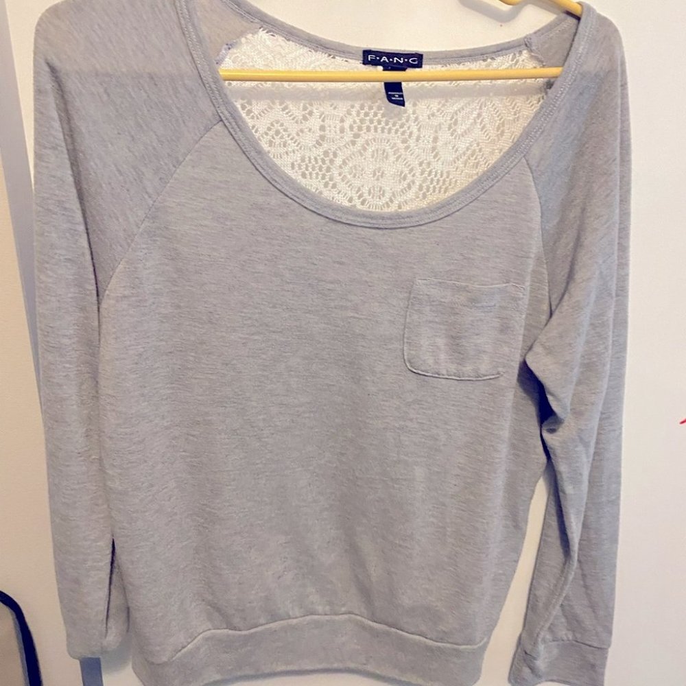 Like New Stylish Women’s Top! NETTED Back!